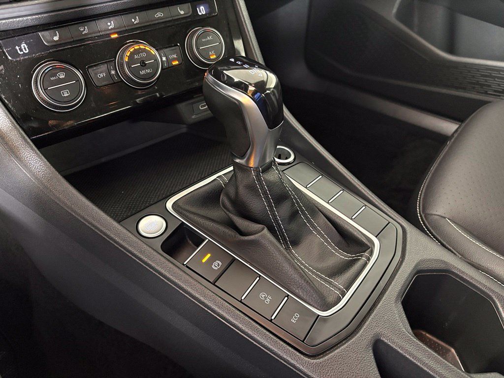 Used 2024 Volkswagen Jetta SE FWD image 27