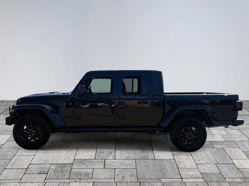Used 2022 Jeep Gladiator Sport image 4
