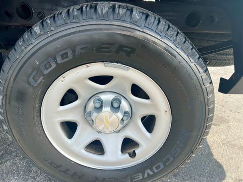 Used 2017 Chevrolet Silverado 1500 W/T RWD image 9