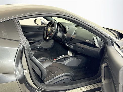 Used 2018 Ferrari 488 GTB image 26