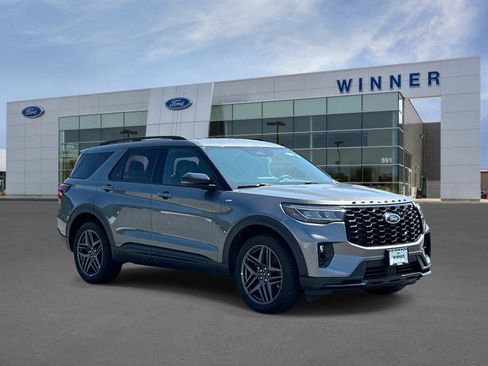 Used 2025 Ford Explorer ST-Line w/ ST-Line Street Pack AWD/4WD image 5
