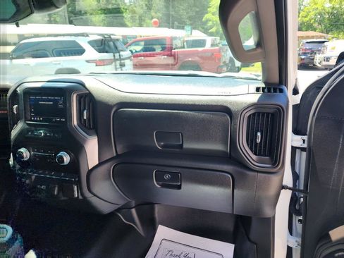 Used 2024 GMC Sierra 1500 Pro w/ Pro Value Package AWD/4WD image 15