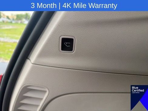 Used 2023 Chrysler Voyager LX FWD image 14