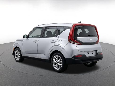 Used 2025 Kia Soul LX w/ LX Technology Package FWD image 7