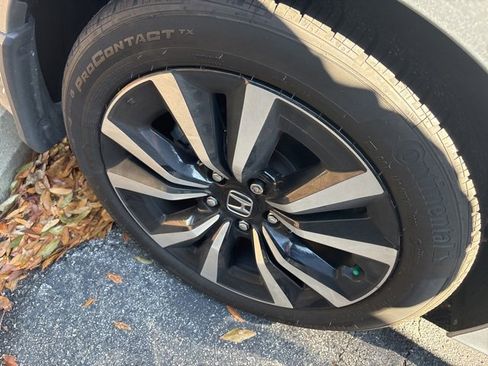 Used 2024 Honda Civic EX-L image 14