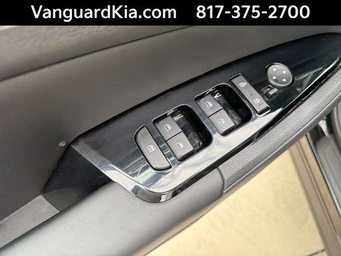 Certified 2025 Kia Sportage EX FWD image 17
