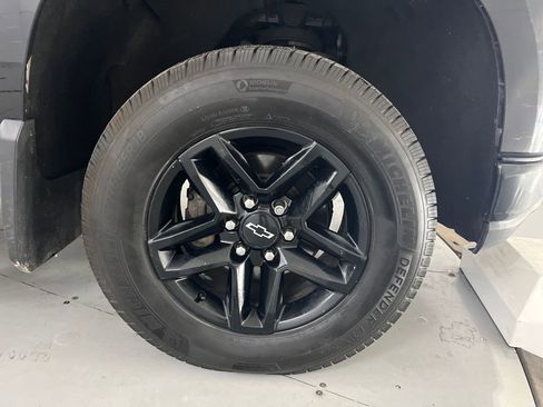 Used 2021 Chevrolet Silverado 1500 LT Trail Boss w/ Bed Protection Package image 16