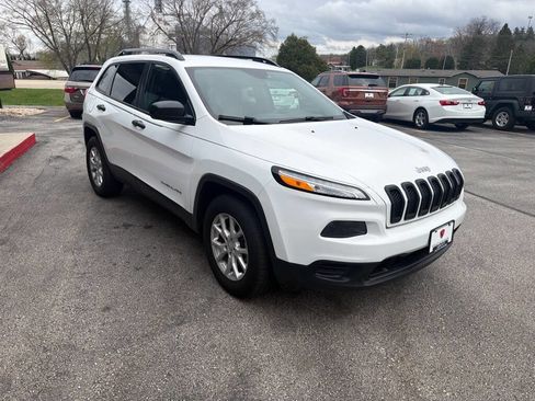 Used 2016 Jeep Cherokee Sport AWD/4WD image 7