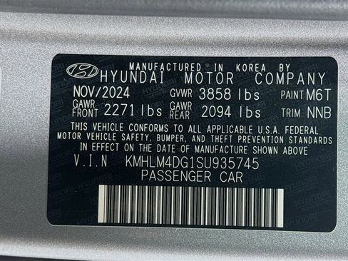 Certified 2025 Hyundai Elantra Sport image 32