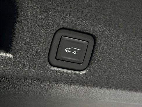 Certified 2025 Buick Enclave Preferred image 32