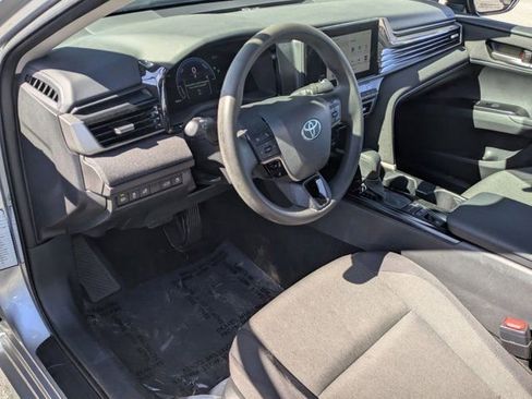Used 2025 Toyota Camry LE image 11