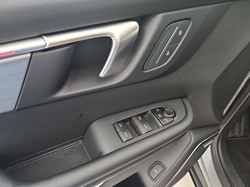 Used 2025 Buick Enclave Preferred FWD image 23