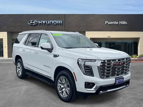 Used 2025 GMC Yukon Denali AWD/4WD image 3