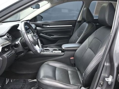 Used 2023 Nissan Altima 2.5 SL FWD image 11