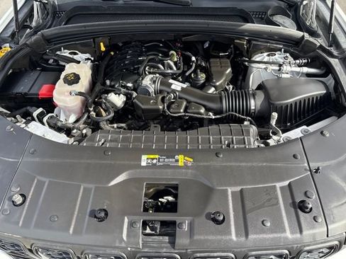 Used 2023 Jeep Grand Cherokee Limited w/ Black Appearance Package image 24