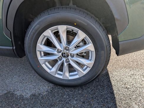 Used 2022 Toyota Corolla Cross LE image 30