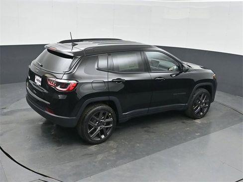 New 2026 Jeep Compass Latitude image 29