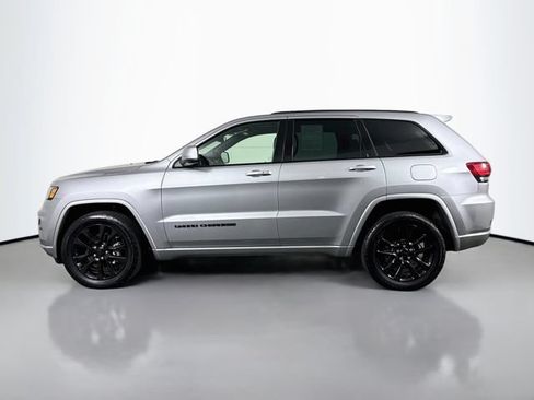 Used 2020 Jeep Grand Cherokee Altitude AWD/4WD image 4