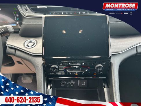 New 2025 Jeep Grand Cherokee Limited 4xe image 17