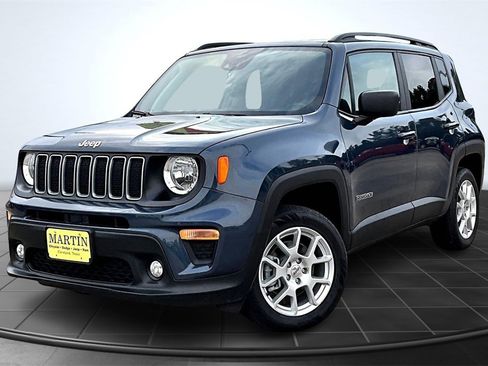 Used 2023 Jeep Renegade Latitude w/ Premium Group image 12