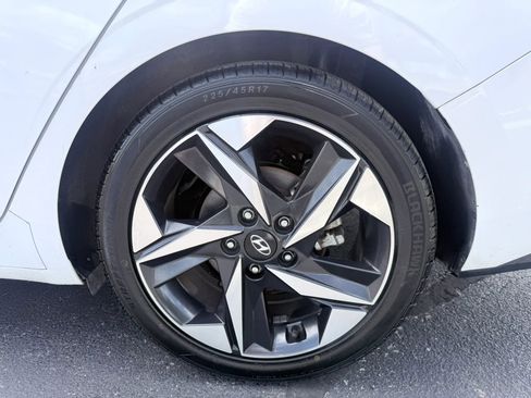 Used 2021 Hyundai Elantra Limited w/ Cargo Package FWD image 16