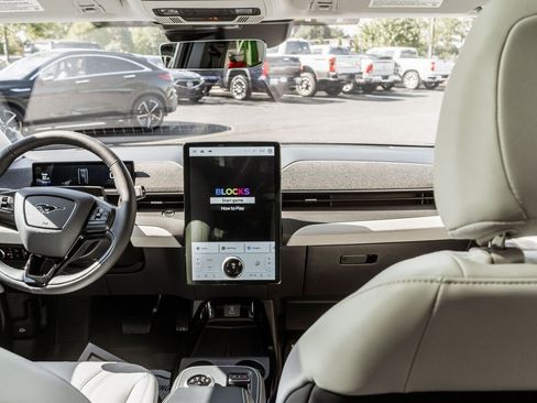 Used 2023 Ford Mustang Mach-E Premium image 8