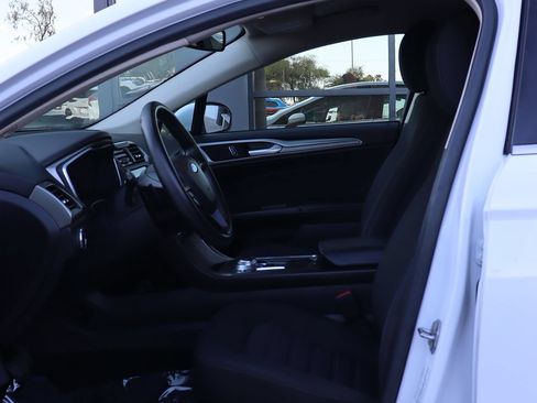 Used 2019 Ford Fusion SE FWD image 37