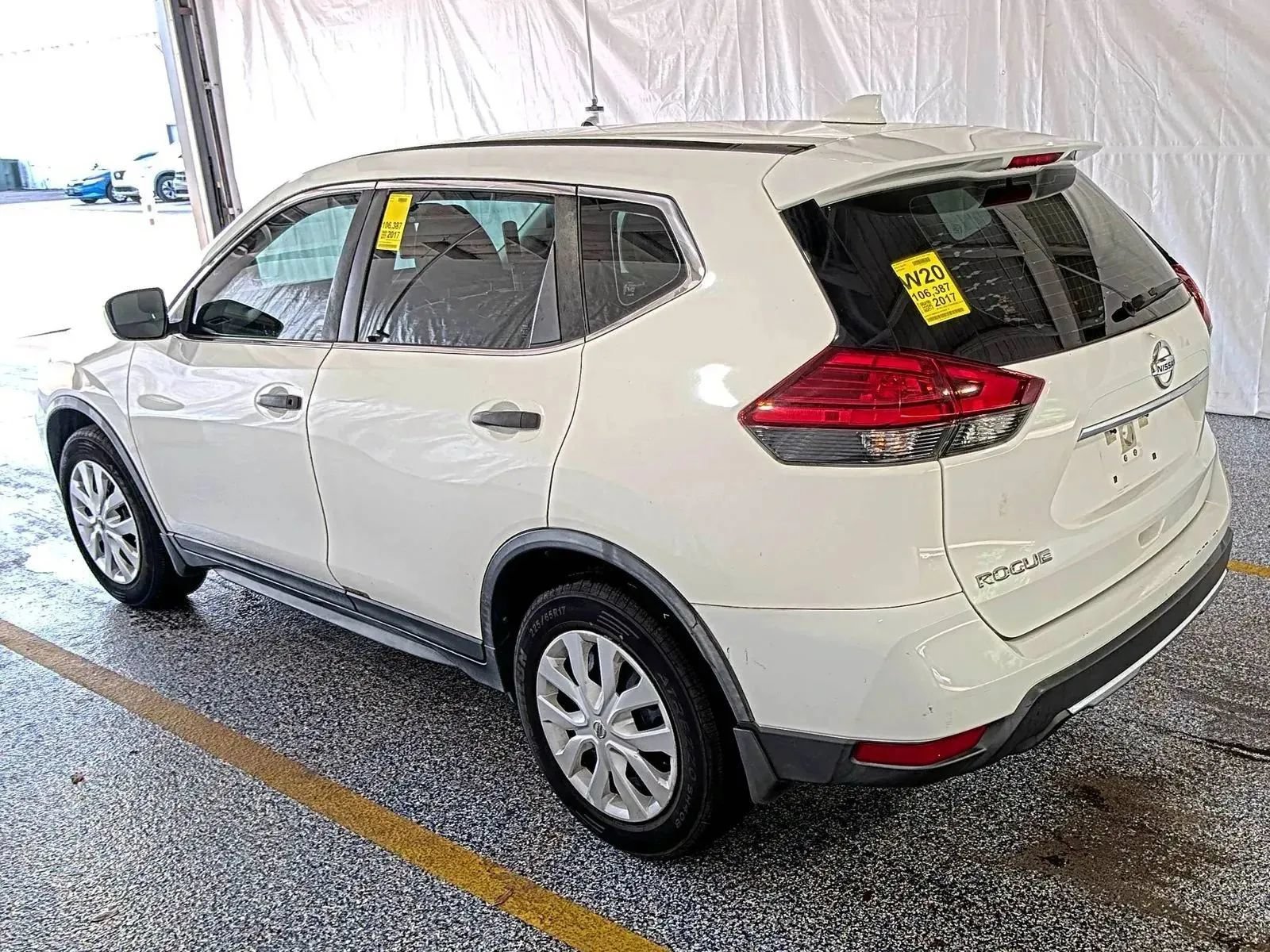 Used 2017 Nissan Rogue S FWD image 2