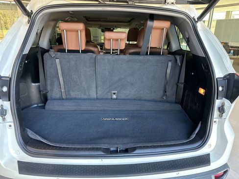 Used 2018 Toyota Highlander Limited Platinum image 15