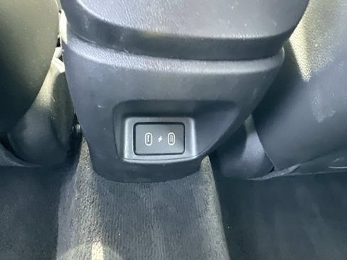 Used 2024 Hyundai Elantra Limited FWD image 15