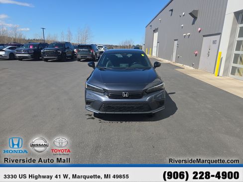 Used 2022 Honda Civic Sport image 2