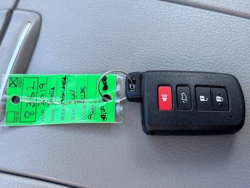 Used 2019 Toyota Highlander Limited AWD/4WD image 60