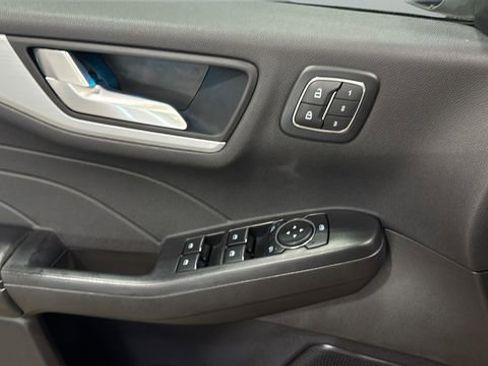 Used 2024 Ford Escape Platinum image 19