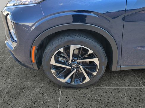Used 2024 Mitsubishi Outlander SE image 14