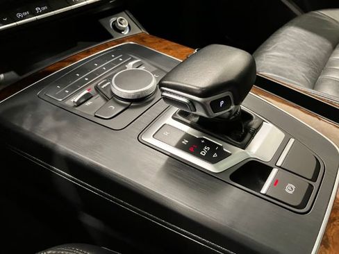 Used 2018 Audi Q5 2.0T Premium Plus w/ Premium Plus Package image 23