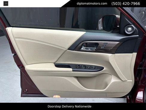 Used 2017 Honda Accord Touring image 24