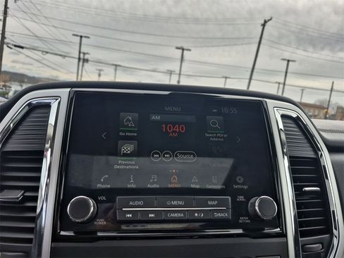 Used 2021 Nissan Titan SL w/ Moonroof Package image 23