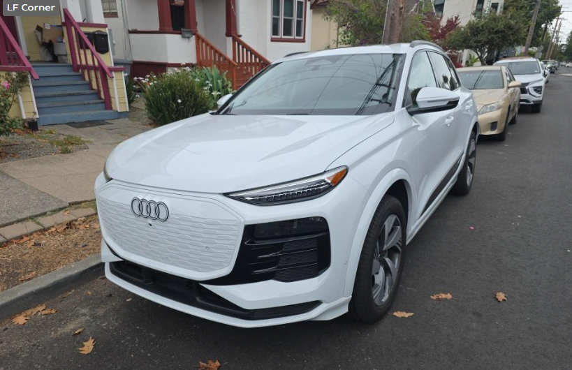 Used 2025 Audi Q6 e-tron Premium Plus w/ Premium Plus AWD/4WD image 2