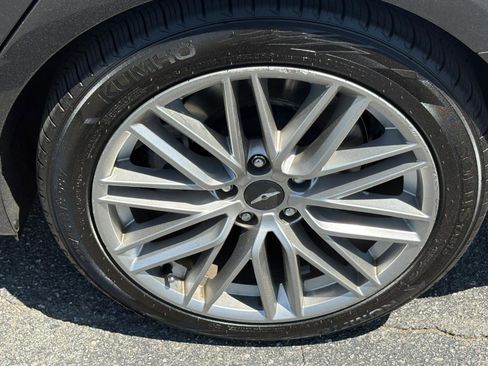 Used 2021 Genesis G70 2.0T image 15