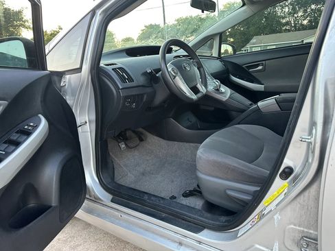 Used 2014 Toyota Prius Three FWD image 10