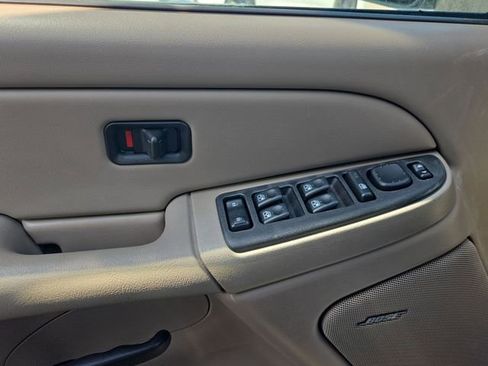 Used 2004 Chevrolet Suburban LS image 13