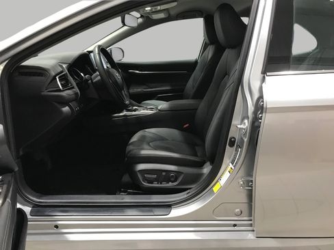 Used 2024 Toyota Camry XLE image 16