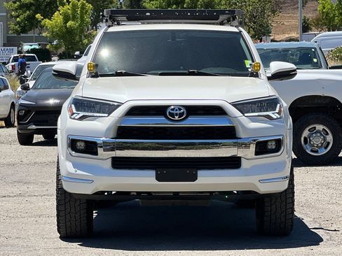 Used 2017 Toyota 4Runner Limited AWD/4WD image 9