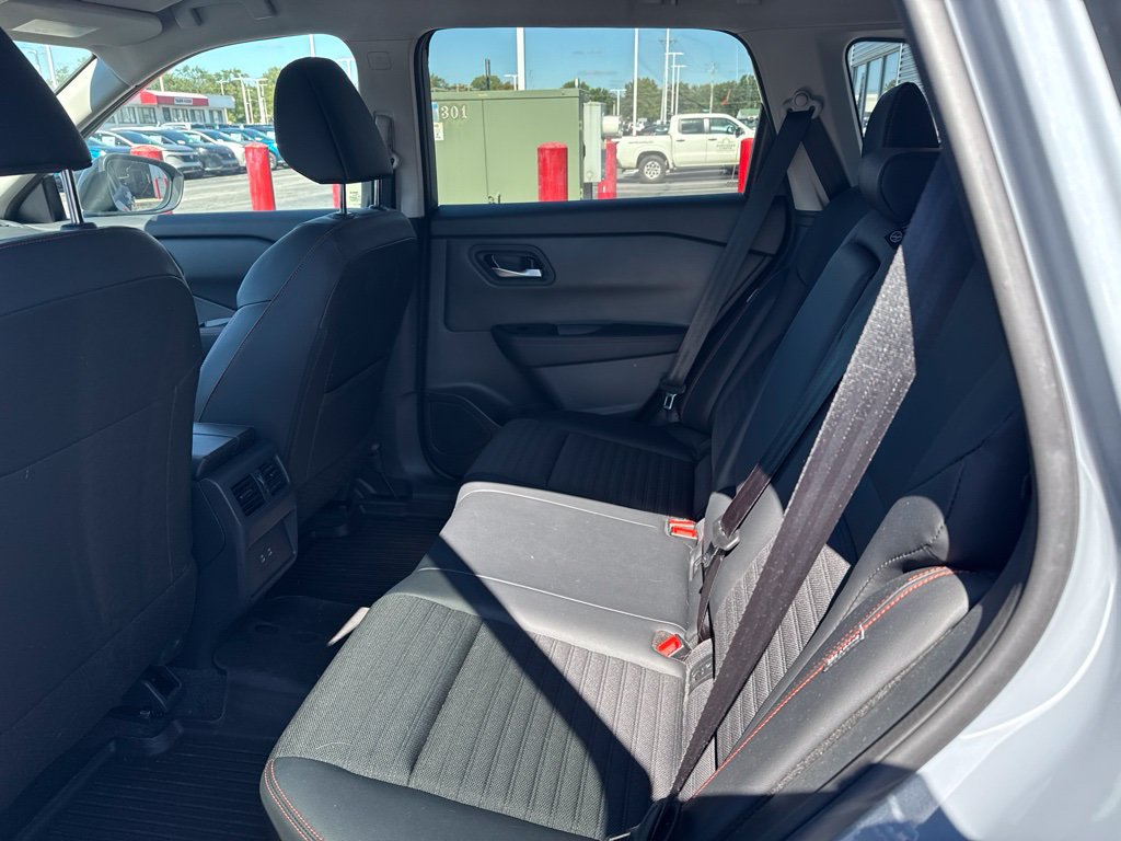 Certified 2026 Nissan Rogue SV AWD/4WD image 10