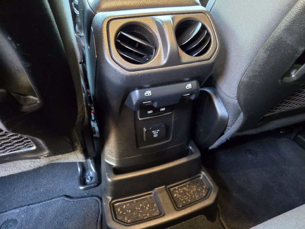 Used 2024 Jeep Wrangler Unlimited Rubicon 4xe AWD/4WD image 11