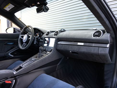 Certified 2025 Porsche 718 Cayman GT4 RS RWD image 29