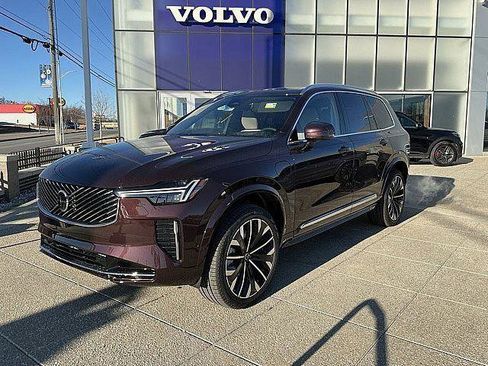 New 2026 Volvo XC90 T8 Ultra w/ Protection Package Premier AWD/4WD image 3