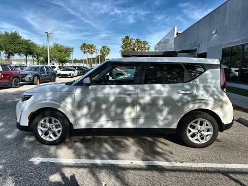 Used 2024 Kia Soul LX w/ Option Group 015 FWD image 5