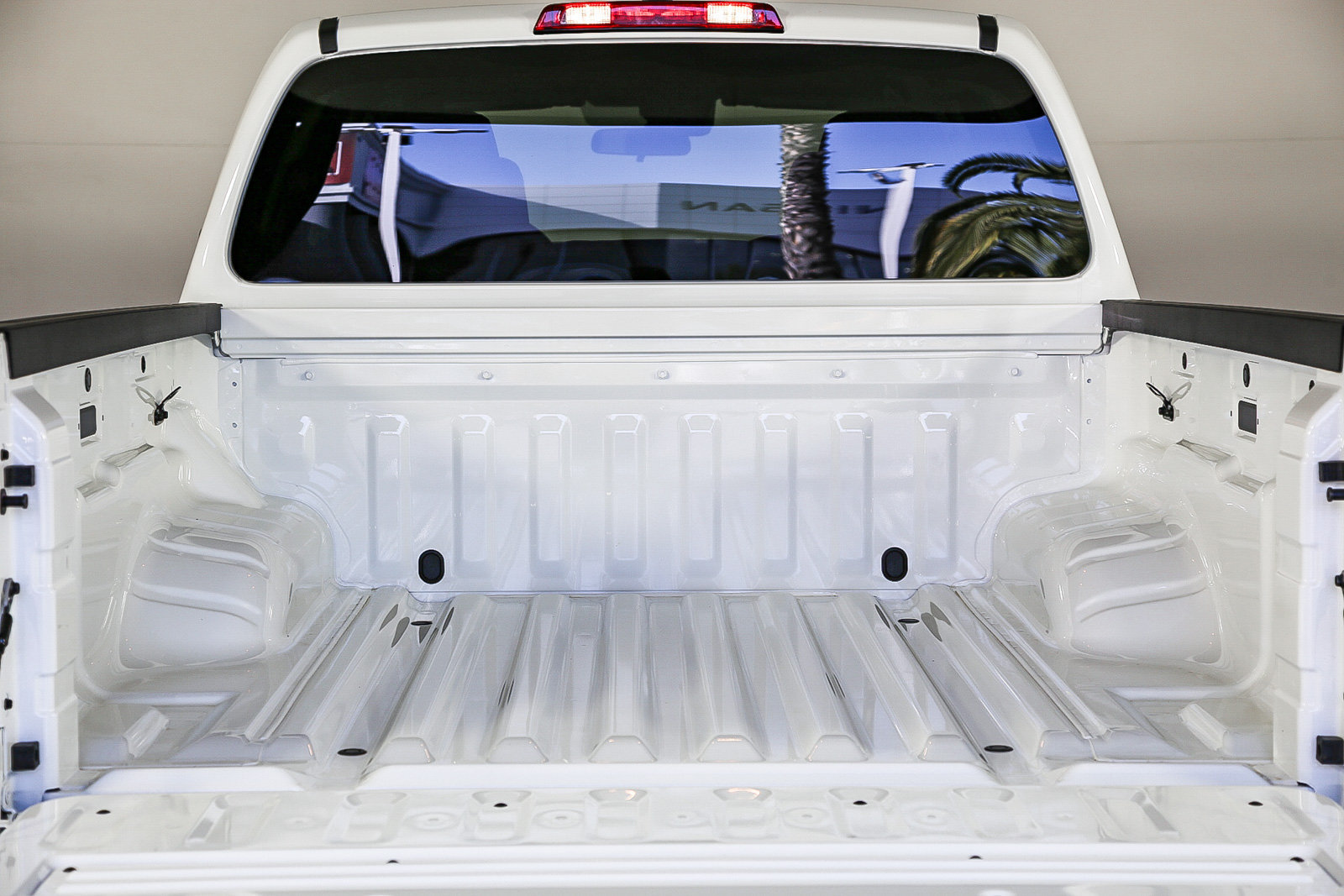 Used 2025 Nissan Frontier SV RWD image 12