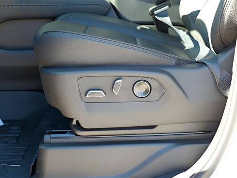 New 2026 GMC Yukon Denali w/ Sun & Power Step Package image 17